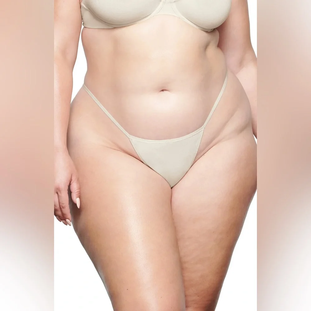 SKIMS Stretch Cotton G-String Thong - Picture 3 of 9